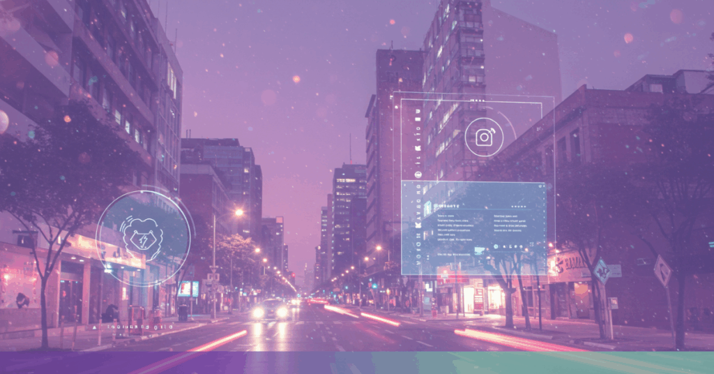 Calle de la ciudad de México, por la noche, con elementos holográficos representativos de Redes Sociales